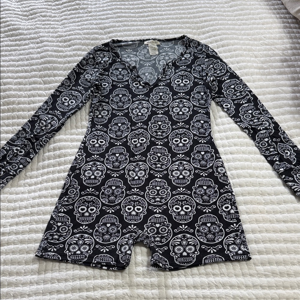 Black and White Skull Print Romper
